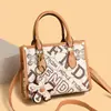 Moda 2026 Nuevo Estilo Bolso Tote Elegante Bolso de Hombro Simple Retro Gran Capacidad Bolso de Mano de Moda para el Viaje Diario