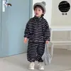 Pijama Infantil de Otoño e Invierno con Forro de Felpa, Conjunto Unisex de Franela de Coral Fleece Rayado, Nuevo Estilo 2026 Ropa de Casa para Bebé