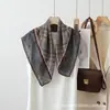 Nuevo Pañuelo de Seda Estampado con Bloques de Color de Doble Cara 2026 para Mujer, Estilo Vintage Primavera y Otoño, Bufanda Cuadrada Grande Favorecedora, Versátil Protección para el Cuello, Pañuelo de Protección Solar