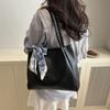 Bolso de gran capacidad de estilo extranjero de alta gama 2025, nuevo bolso de mujer, bolso de hombro de moda para viajeros, bolso de mano popular de primavera y verano