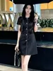[Em Estoque] Vestido Preto Estilo Chanel com Ajuste na Cintura para Mulheres, Novo Modelo de Verão, Elegante Estilo Socialite, Vestido Evasê de Manga Curta Emagrecedor