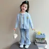 Conjunto de jaqueta de tricô para meninas, coleção de outono, conjunto estilo Elsa para crianças, tendência outono 2026 nova coleção, conjunto de três peças jeans para bebê