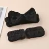 Set de Tres Piezas de Felpa de Coral Absorbente para Lavado Facial con Diadema y Pulseras para Herramientas de Cuidado Facial y Gadget de Lavado Facial para Mujeres