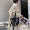Bolso de Mujer de Piel de Vaca Modelo Nuevo 2026 Bolso Cubo Bolso Cruzado para Mujer Bolso de Hombro de Cuero Genuino de Gama Alta Nicho para Mujer