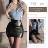 Policía sexy de discoteca seduce a mujer policía porque juego de rol nocturno, deseo puro, instructora, secretaria, azafata, disfraz