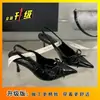 Zapatos de tacón alto de color liso con punta para mujer para combinar con faldas, nuevo estilo de verano 2026, sandalias de tacón de aguja sin espalda con lazo