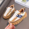 Zapatillas infantiles, nueva colección otoño 2026, estilo coreano de moda, suela blanda, antideslizantes, zapatos casuales versátiles para niños mayores