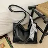 Bolso de hombro simple de gran capacidad para mujer, nuevo modelo 2026, bolso tote de moda para ir al trabajo, bolso de mano de alta gama estilo coreano