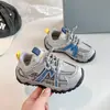 Zapatos de papá retro de estilo coreano con bloques de color para niños, nuevo modelo de otoño 2026, zapatos deportivos transpirables antideslizantes para exteriores para niños mayores