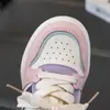 Tênis de cano baixo para meninas, sapatos casuais infantis, novo modelo outono 2026, tênis de corrida para estudantes, sapatos esportivos macios e estilosos para crianças