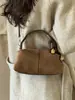 Bolso almohada estilo retro, un bolso chic y único con un diseño sofisticado, con acabado de gamuza y diseño cruzado estilo Boston para mujer