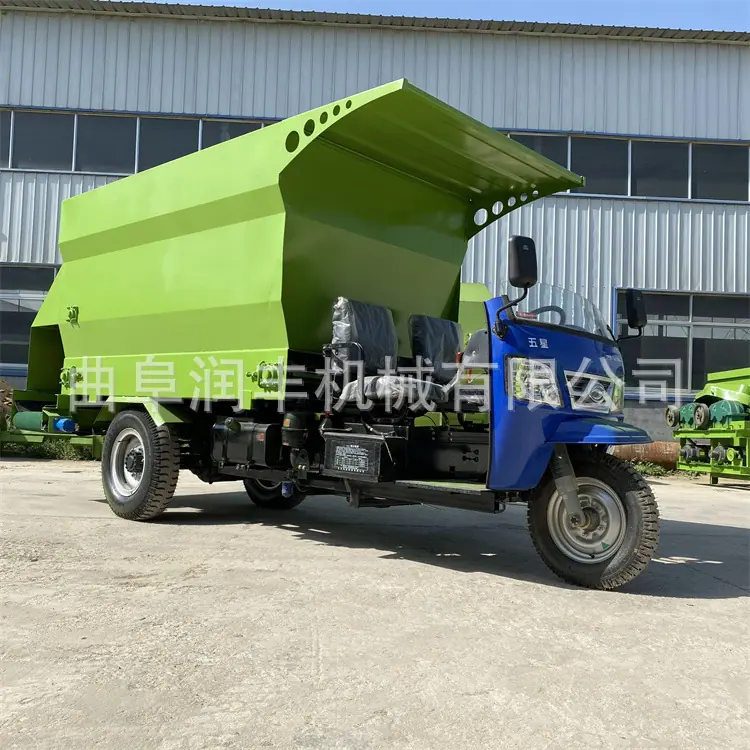 柴油撒料车