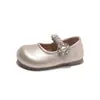 Sapatos de Couro Infantis 2026 Outono Novo Estilo Versão Coreana Estilo Pequena Coco para Meninas Sapatos de Princesa para Meninas Pequenas Sapatos Individuais com Strass Atacado