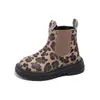 Botas de Cuero para Niñas Otoño 2024 Estampado de Leopardo Británico Estudiantes Nuevas Botas Martin Niños Pequeños y Medianos Antideslizantes Botas Bajas Modernas