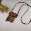 2024 venta al por mayor sensación de alta gama pequeño aroma borla funda para teléfono móvil tarjetero tarjetero bandolera diagonal traje funda protectora