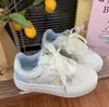 Tênis Casuais com Solas Grossas para Aumento de Altura, Sapatos Brancos Fufu, Novo Modelo 2026, Mocassins Esportivos Casuais Estudantis com Solas Grossas