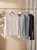 Camiseta esencial de manga larga con forro polar cálido para otoño e invierno, suave y amigable con la piel, cuello redondo, top básico para capas para mujer