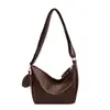 Bolsa de ombro de grande capacidade, bolsa feminina de couro macio para debaixo do braço, novo design com estilo único, bolsa transversal de alça larga, bolsa casual em formato de bolinho