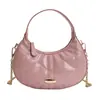 Bolsa Quiltada em Forma de Meia-Lua Estilo Chanel para Mulheres 2026 Novo Modelo Bolsa Transversal com Corrente com Sensação de Luxo e Design Único Bolsa Dumpling