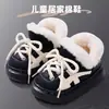 Novas Pantufas de Algodão Infantis EVA para o Inverno de 2026, Superfície de Couro, Impermeável, Pai-Filho, Antiderrapante, Quente, Sapatos de Algodão para Meninos
