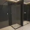 Box de chuveiro quadrado sem moldura moderno com porta de vidro deslizante para separação de área seca e molhada, banheiro simples, customizado de fábrica