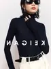 Camisa básica elegante e macia de gola semi-alta para mulheres, novo estilo outono e inverno 2026, suéter justo, camada interna, blusa de tricô com ombro normal