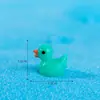 Pingente de Boneca Pato Amarelo Pequeno, Ornamento Miniatura de Micro paisagem com Musgo, Acessório de Decoração Criativo, Artesanato em Resina