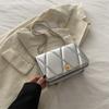 Bolsa quadrada pequena com corrente bordada 2024 nova bolsa transversal elegante e simples, cor sólida, retrô, elegante, bolsa de ombro feminina