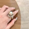 Anel de Flor de Pérola Retro Estilo Palácio Nicho Anel de Luxo de Alto Padrão Design Leve Artesanato Pesado Joias de Temperamento