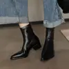 Solado silencioso, estilo excepcional, emagrece e versátil, botas finas para mulheres, outono e inverno de 2026, salto médio grosso, bico fino, botas curtas elásticas para o trabalho