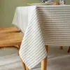 Mantel estilo retro americano con rayas azules, un diseño tejido, forma rectangular, que irradia un lujo ligero y una estética de alta gama, adecuado para mesas de comedor y mesas de centro.