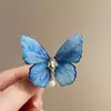 Presilha de cabelo delicada de borboleta cravejada de diamantes, presilha de franja lateral de alta qualidade, grampo de cabelo pequeno requintado super etéreo, acessório de cabelo elegante