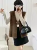 Colete Tricotado Cardigan com Decote V de Veludo Imitação de Visom para Mulheres Outono e Inverno 2025 Novo Suave Aderente Sem Mangas Camisa Colete Camada Tendência