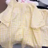 Ropa para llevar en verano: Pijama de Tartán Amarillo con Pastel de Mantequilla para Mujer, Conjunto de Dos Piezas con Cuello Redondo, Manga Corta y Shorts, Se Puede Usar Afuera como Ropa de Casa