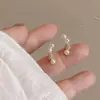 Suministro para puesto de mercado nocturno pendientes de pin de plata 925 perla estilo ins moda pendientes Joker pendientes de temperamento simple al por mayor