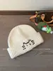 Gorro de Tricô Fofo Estilo Coreano para Mulheres, Quente para Outono e Inverno Protegendo as Orelhas, Faz o Rosto Parecer Menor, Moderno