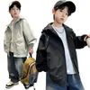 Jaqueta Infantil Masculina Coleção Primavera e Outono Nova Jaqueta Corta-vento Estilosa de Primavera para Crianças Maiores Versão Coreana Bonita