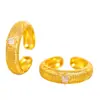 Anel Acolchoado com Diamantes Dourado Areia Estilo Igual da Loja de Ouro Puzuo Novo Estilo Chinês Versátil Anel Aberto para Dedo Indicador para Mulheres