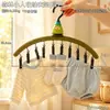 Figura navideña de dibujos animados con pinzas, perchero para pantalones sin marcas para uso doméstico, herramienta de almacenamiento para colgar pantalones, ropa interior y calcetines, tendedero
