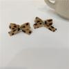Pendientes de plata S925 con forma de lazo de leopardo de peluche, elegantes y combinables para otoño e invierno de Corea del Sur.