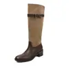 Botas Slouchy de Cano Alto com Retalhos de Couro Integral e Fivela Retrô Botas de Cavaleiro de Camurça com Salto Grosso Emagrecedor Botas Longas Acima do Joelho