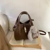 Bolsa de hombro cruzada de alta gama de nicho versátil, bolsa de cubo, bolsa de hombro, bolsa de mensajero, cesta de verduras, nueva para Otoño e Invierno 2025, transfronteriza