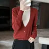 Suéter de punto fino, delicado y suave, suéter de cuello redondo de dos piezas en capas de imitación, simple y versátil, top casual de primavera y otoño para mujer