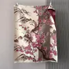Bufanda tipo chal de imitación cachemir con pintura de tinta estilo chino de flor de ciruelo, elegante y cálida para otoño e invierno, chal grueso para usar como prenda exterior, venta al por mayor