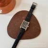 Reloj de Pulsera IEKE Nórdico Francés Romano Pastoral de Esfera Cuadrada Exquisito para Mujer Nicho de Alta Gama Mori para Mujer