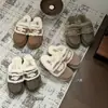 Zapatillas de Suela Gruesa Henan Sangpo Zapatillas de Suela Gruesa con Bordado de Pelo Rizado 20596