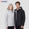 Chaqueta softshell con capucha para hombre, chaqueta con capucha resistente al viento e impermeable para exteriores, estilo a juego para parejas, chaqueta moderna y versátil