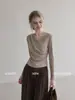 Camiseta de manga larga con cuello en V cruzado y color avena estilo francés AUDIST para mujer, colección otoño 2026, adecuada tanto para llevar sola como debajo de otra prenda, top elegante