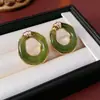 Pendientes Redondos Huecos de Resina Aguja de Plata Moda Versátil para Viajar Pendientes Simples Lujo Ligero Pendientes Retro de Gama Alta para Mujer