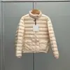 Jaqueta puffer LANS leve estilo Mengjia Sun Li para mulheres, modelo curto, outono e inverno, gola alta, leve, versátil, casaco emagrecedor